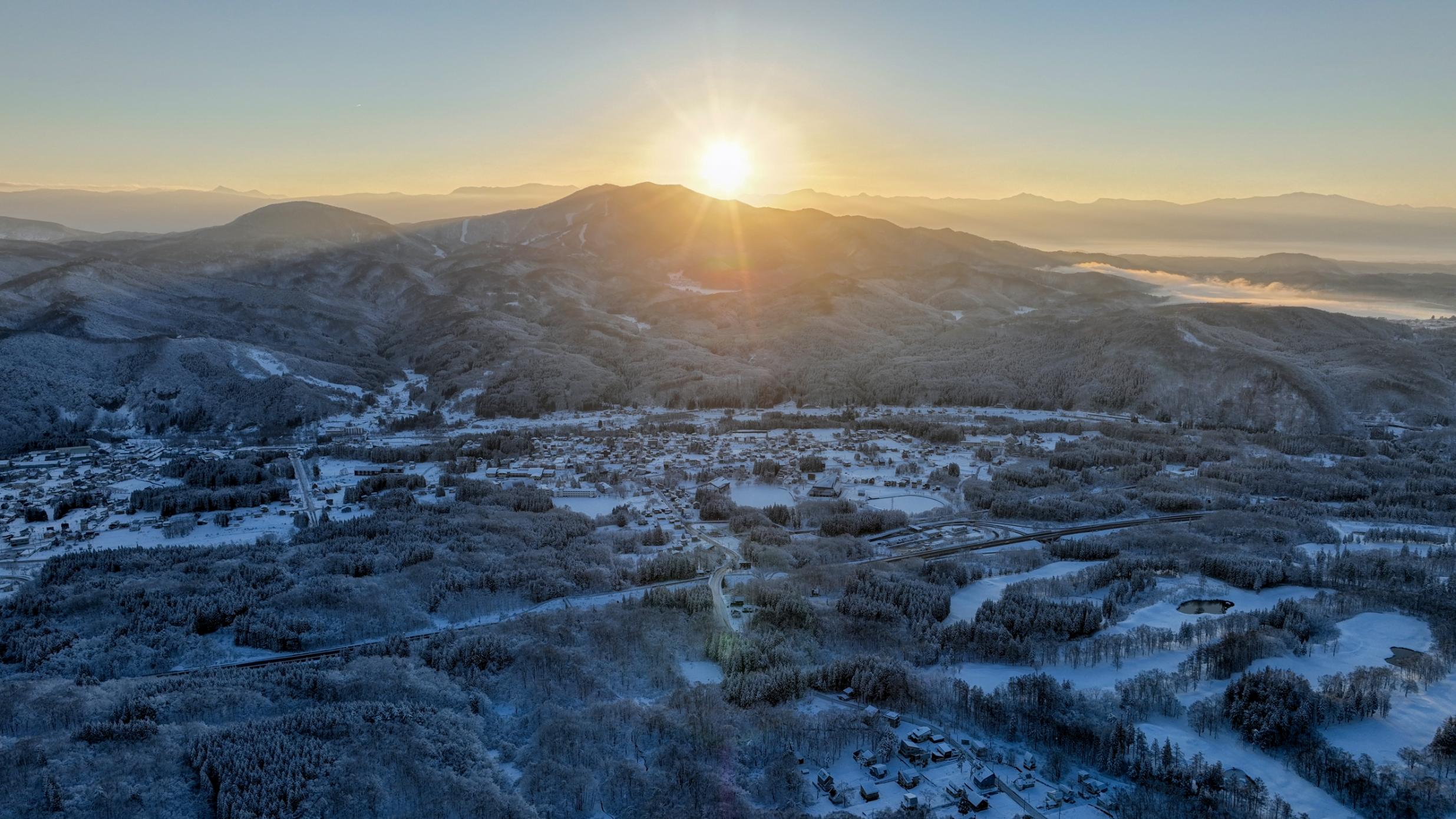 Mount myoko breaking sunlight